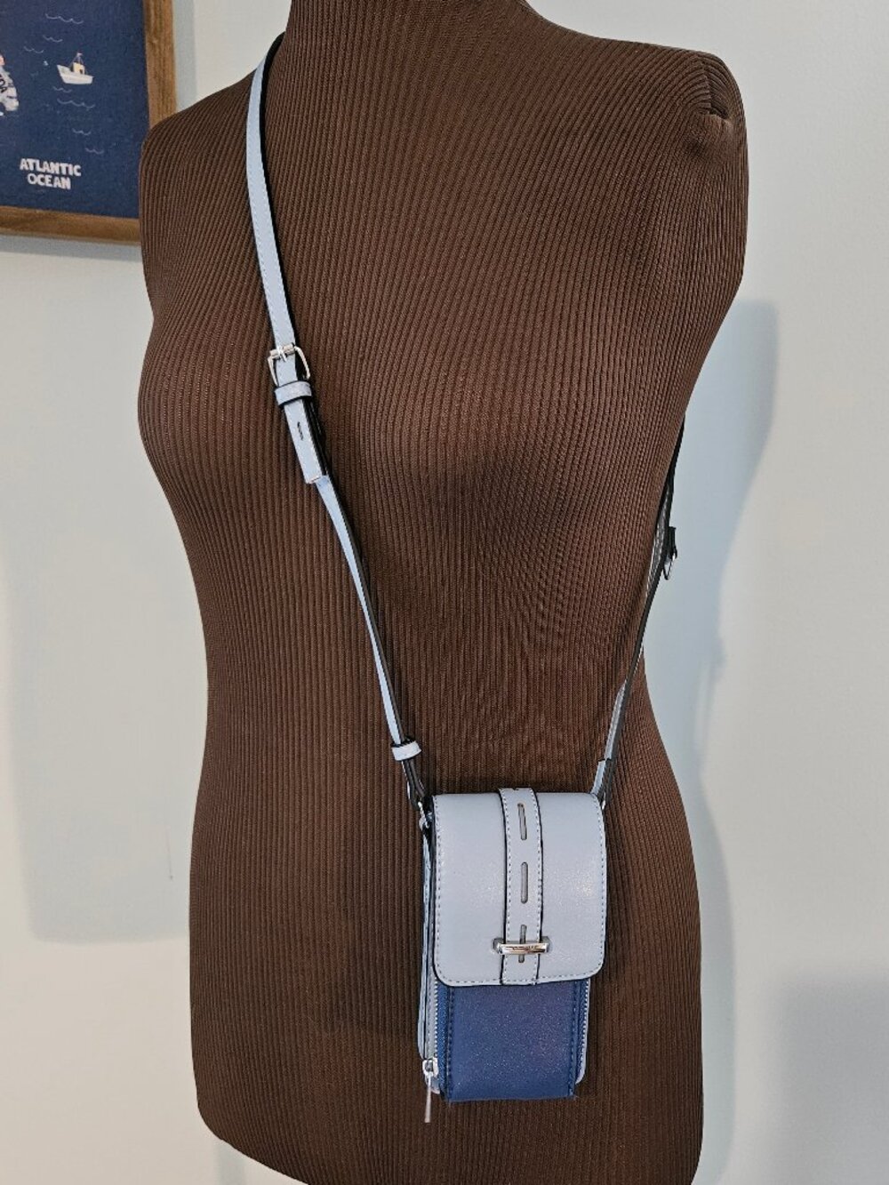 Crossbody Phone/Wallet Purse, Two-Tone Blue, Like-new Condition!